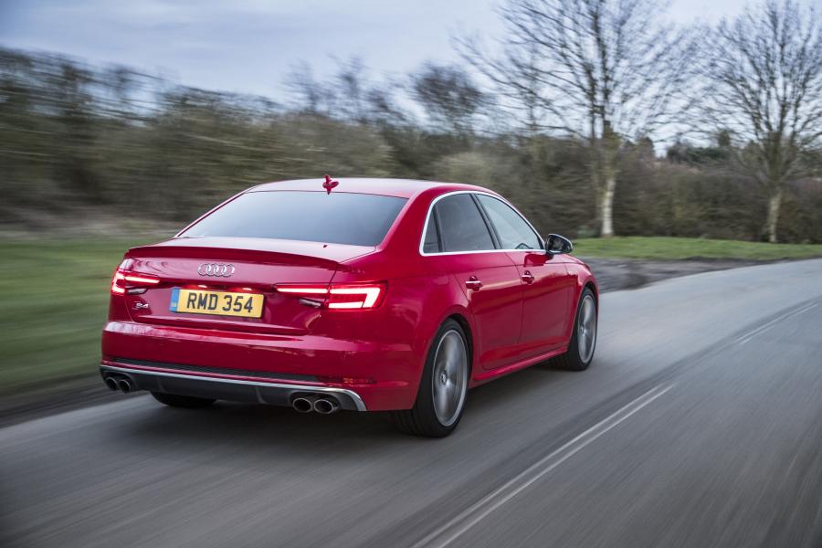  Audi S4 Sedan (B9) 2017 года  (UK) (фото 6 из 7)